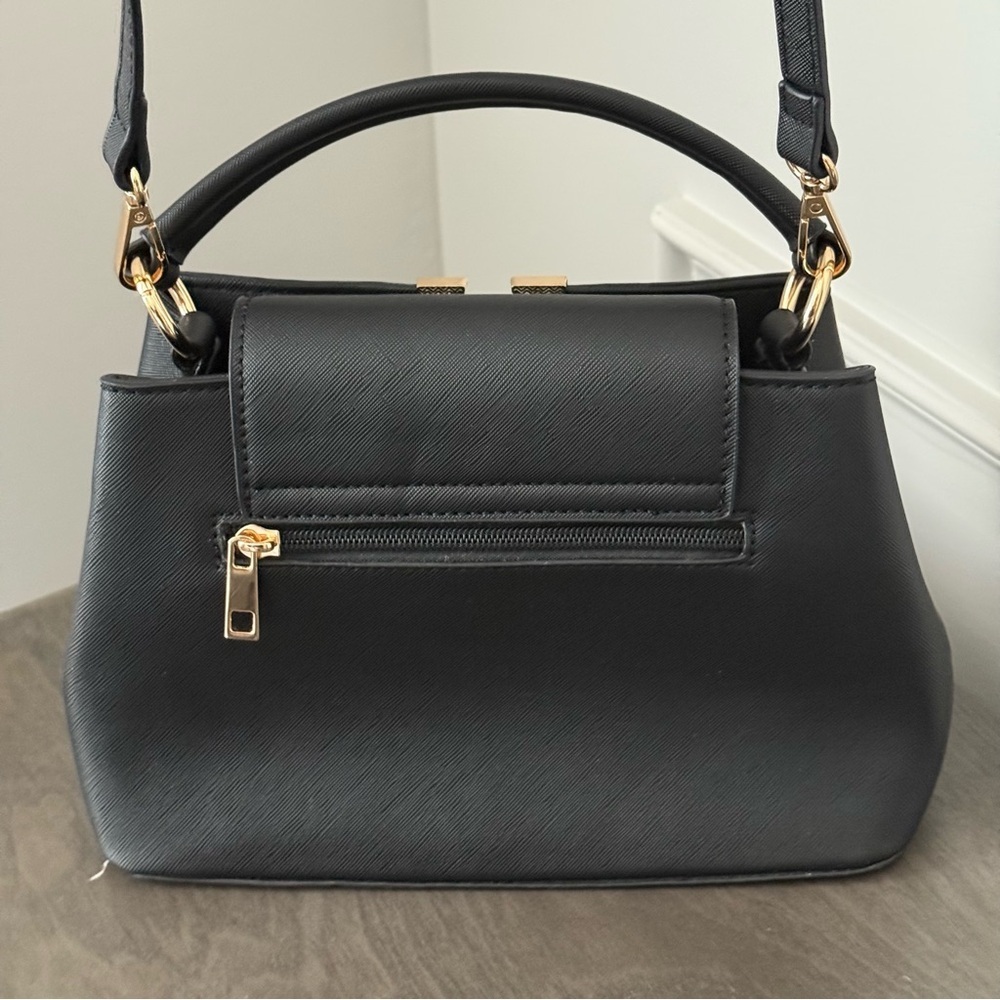 Elegant Black Letter V Crossbody Bag Gold Accent - Picture 3 of 10